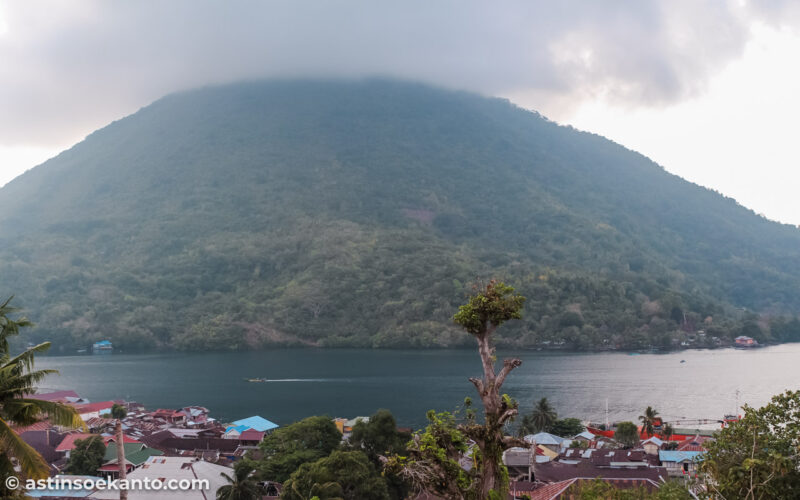 Pemandangan Banda Neira dari Benteng Belgica